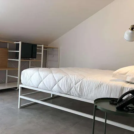 Iron Hotel Ex Residence Moderno Bari * Bari